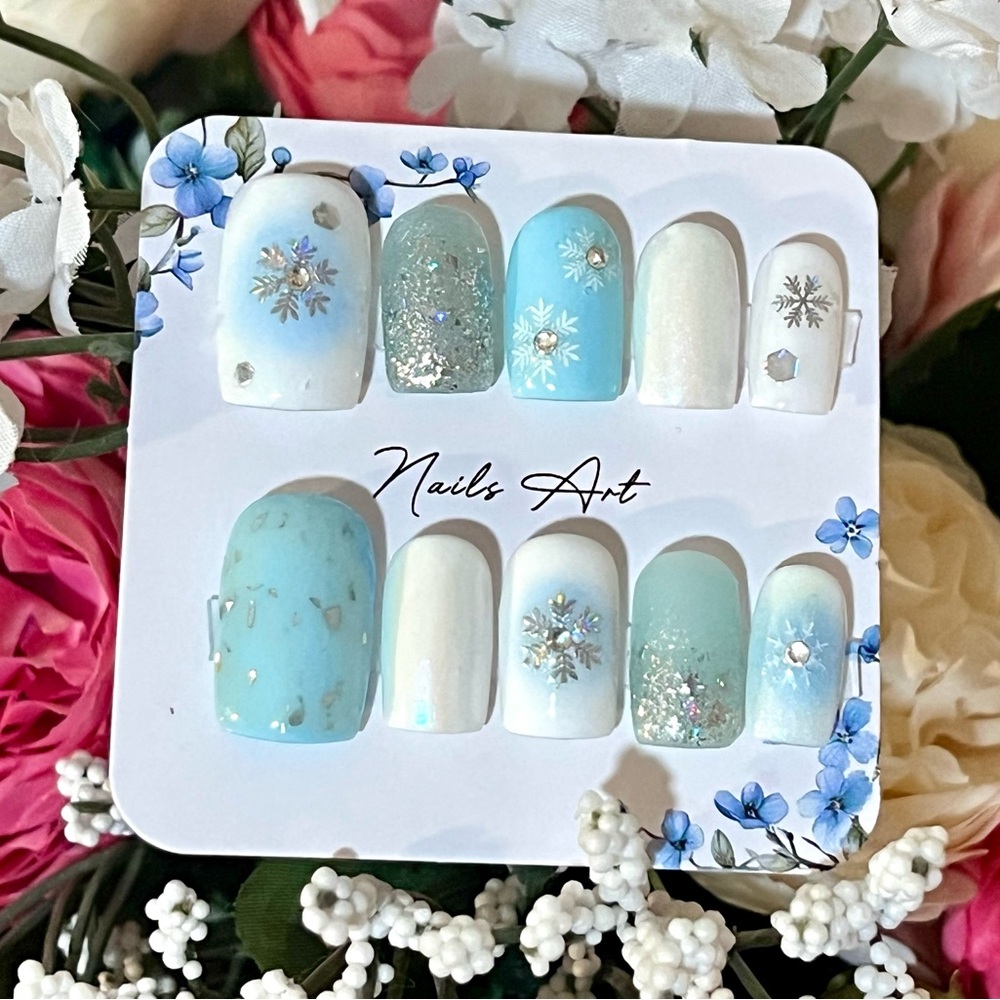 Handmade Christmas Nails Art Blue and White Press-On Nails
